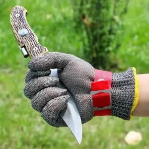 Seamless Knit Cut- and Puncture-Resistant Gloves for Meat Processing